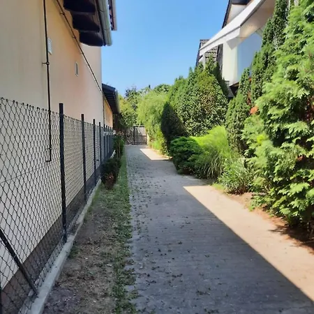 Apartment Uwes *